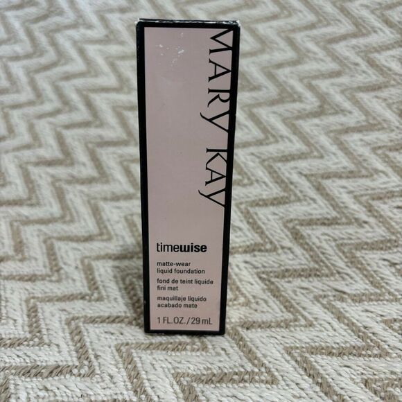 Mary Kay Timewise Matte Wear Liquid Foundation Ivory 3 - Picture 1 of 3